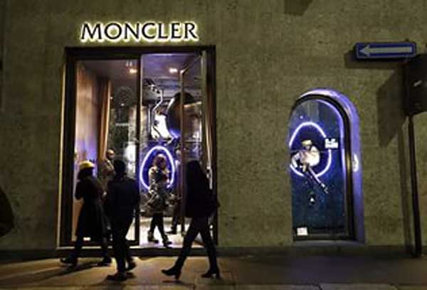 Moncler    