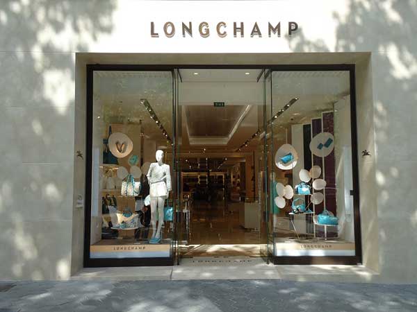 Longchamp   1-  