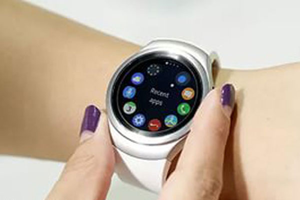   Samsung Gear S2    iPhone