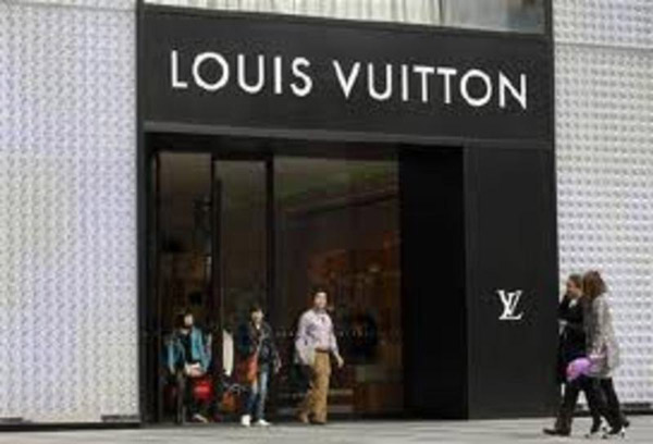 Louis Vuitton     ....    