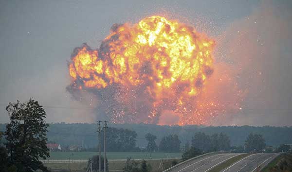 ДНР и ВСУ поспорили о взрывах на складе боеприпасов ДНР и ВСУ поспорили о взрывах на складе боеприпасов