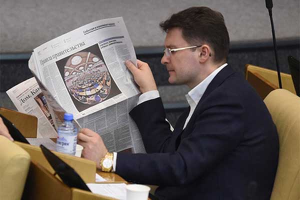 Депутат-миллионер нашел среди коллег обычных людей и вступился за их пенсии Депутат-миллионер нашел среди коллег обычных людей и вступился за их пенсии