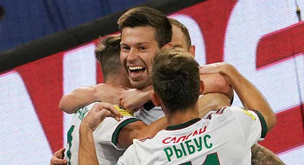 Гол Смолова принес «Локомотиву» победу над ЦСКА в московском дерби Гол Смолова принес «Локомотиву» победу над ЦСКА в московском дерби