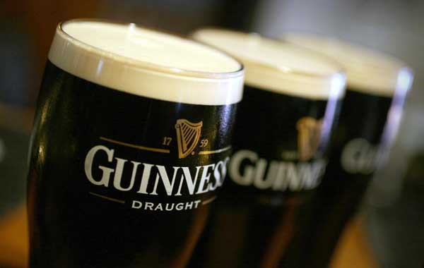 Из популярного пива убрали алкоголь Из популярного пива убрали алкоголь