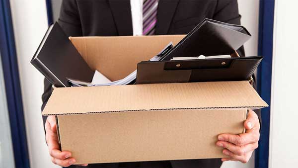 Россиян предложили массово увольнять ради будущего страны Россиян предложили массово увольнять ради будущего страны